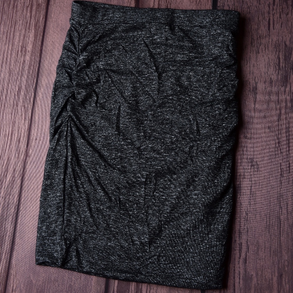 Banana Republic Black stretch slim skirt